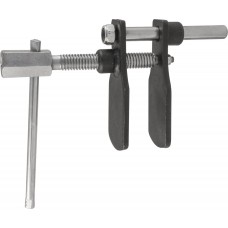 Приспособление для возврата поршней задних дисковых тормозных механизмов в сборе